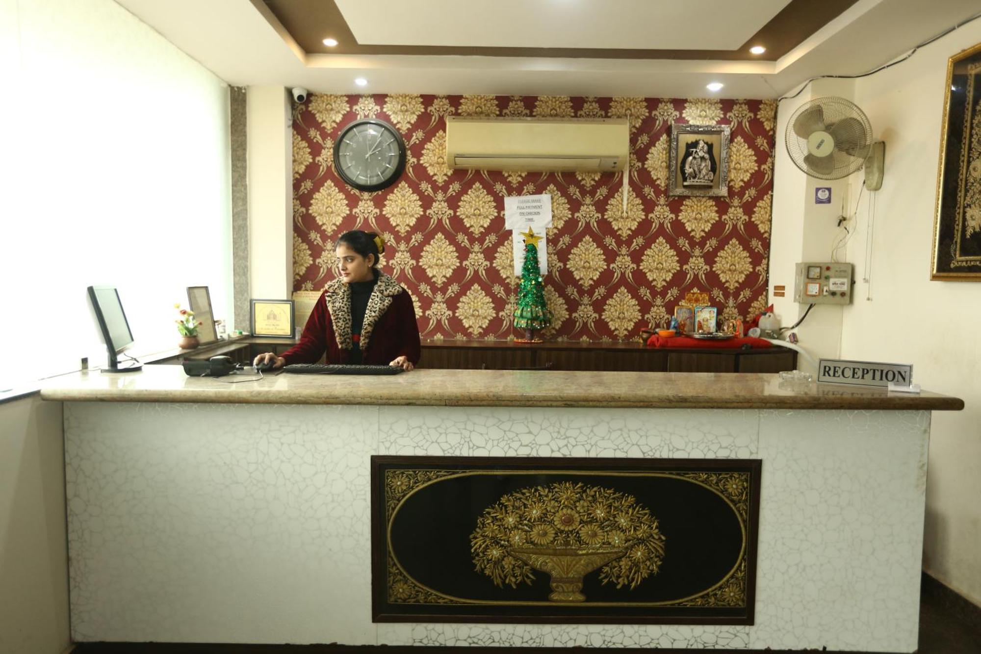 24 Hotel & Resort Agra  Kültér fotó