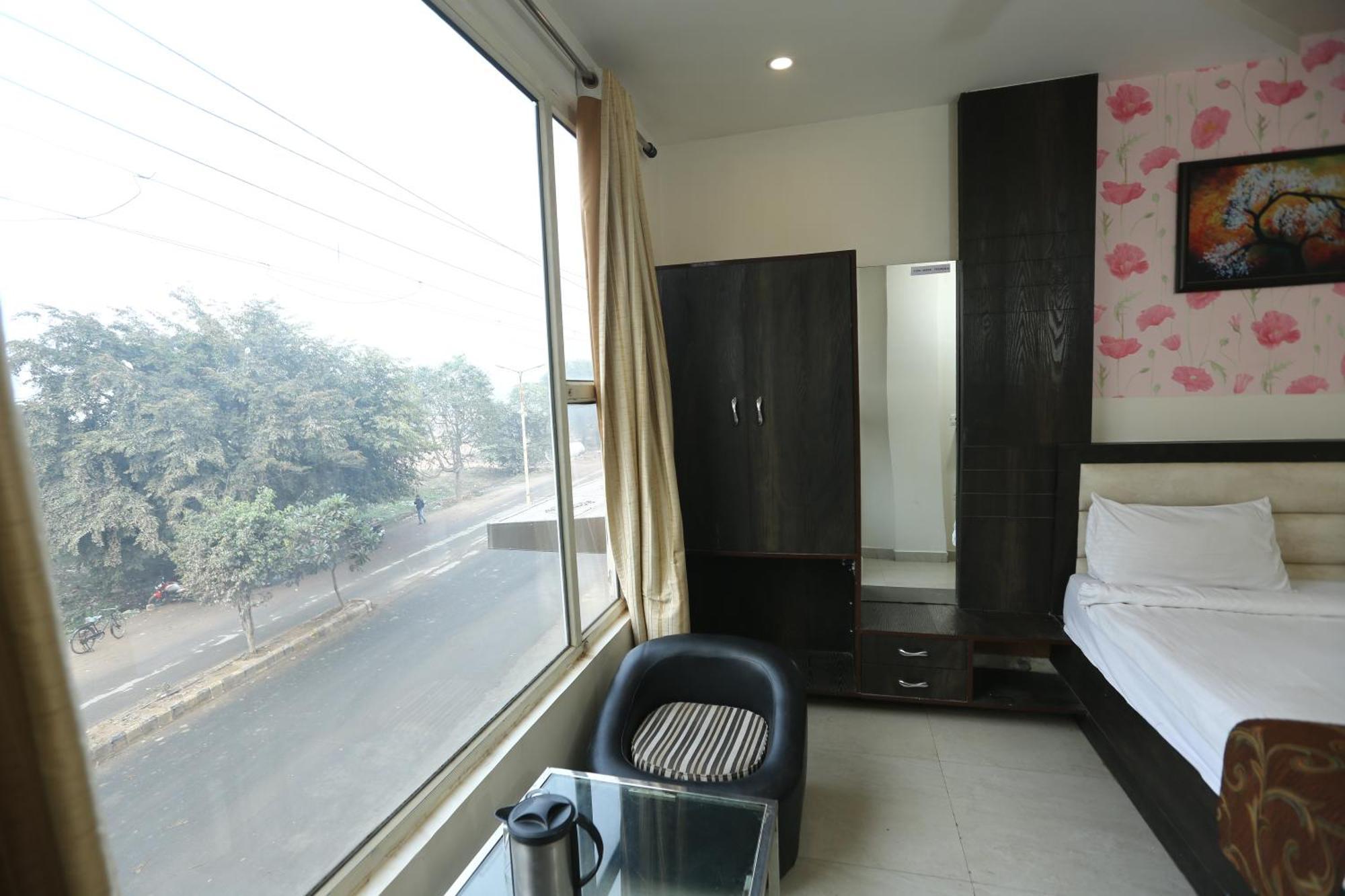 24 Hotel & Resort Agra  Kültér fotó