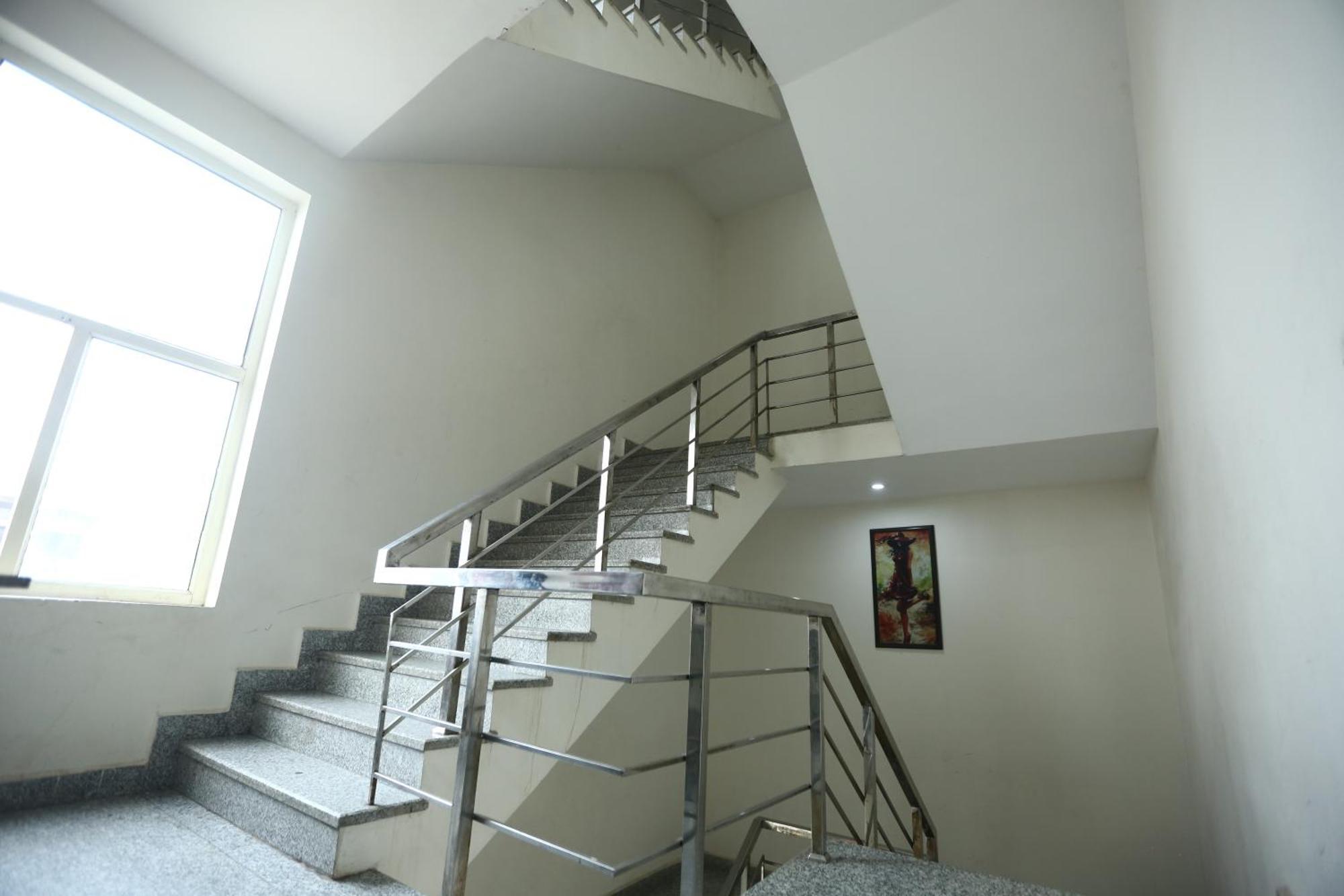 24 Hotel & Resort Agra  Kültér fotó