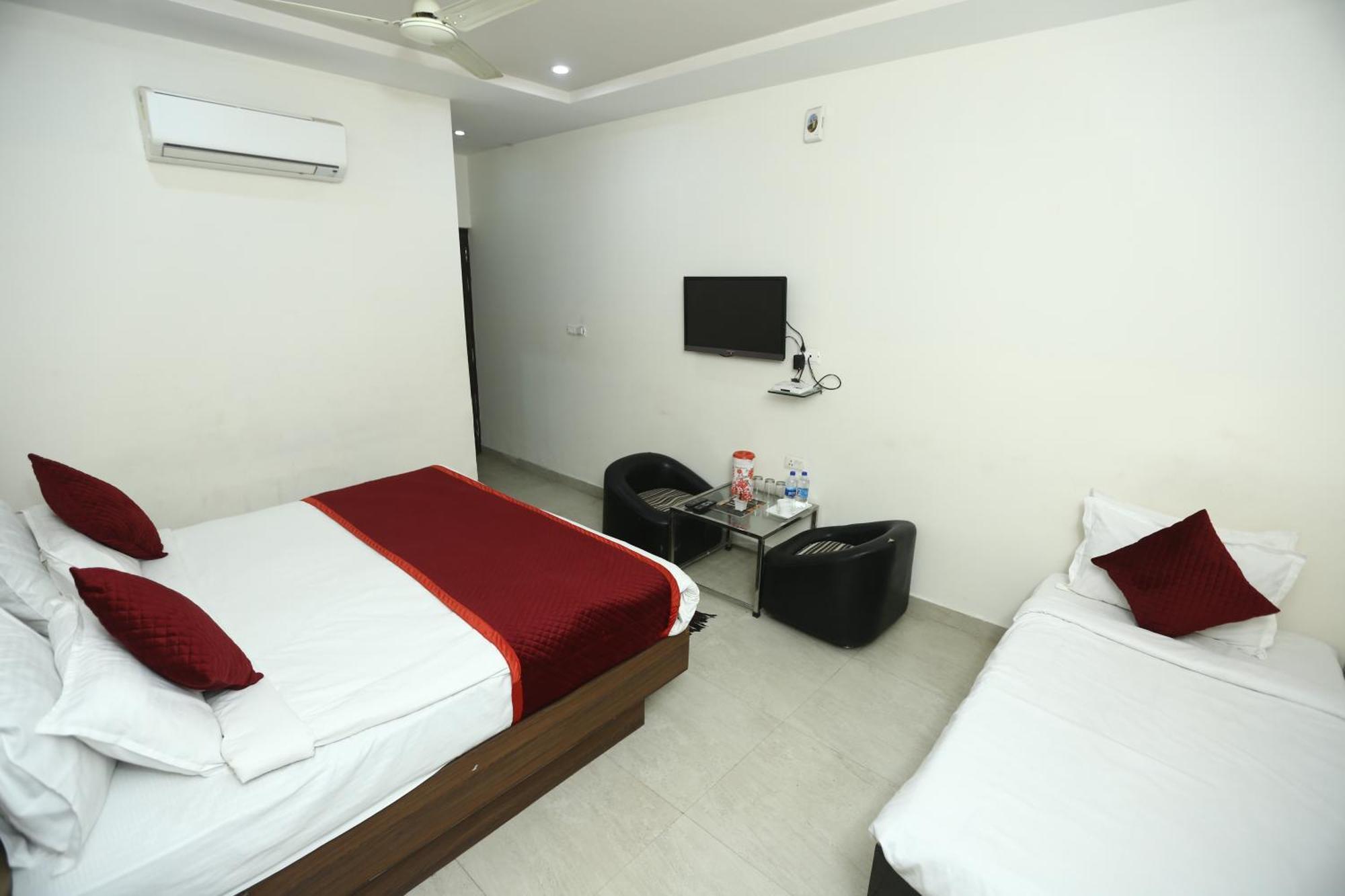 24 Hotel & Resort Agra  Kültér fotó