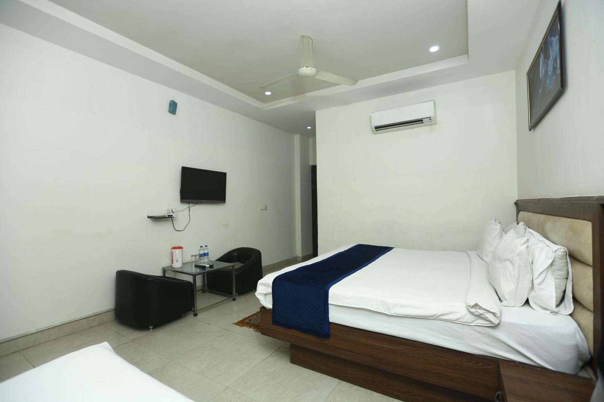 24 Hotel & Resort Agra  Kültér fotó